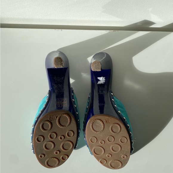 Some wear on the heel otherwise these babies are absolutely mint ! Rare find!! - Picture 3 of 4